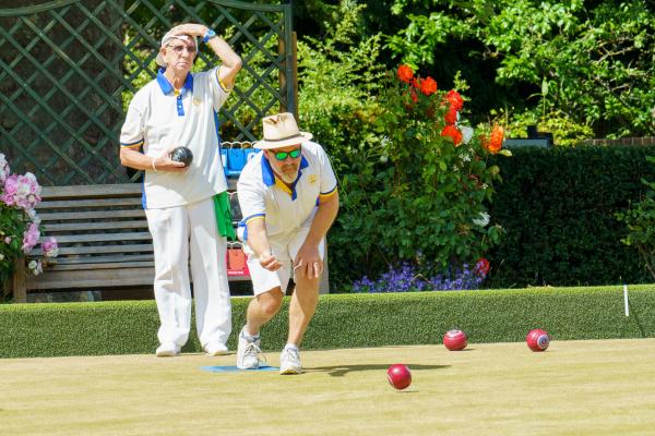 Francis Drake Bowls Club, Hilly Fields, Brockley, SE4 1QE. Tim v Dennis