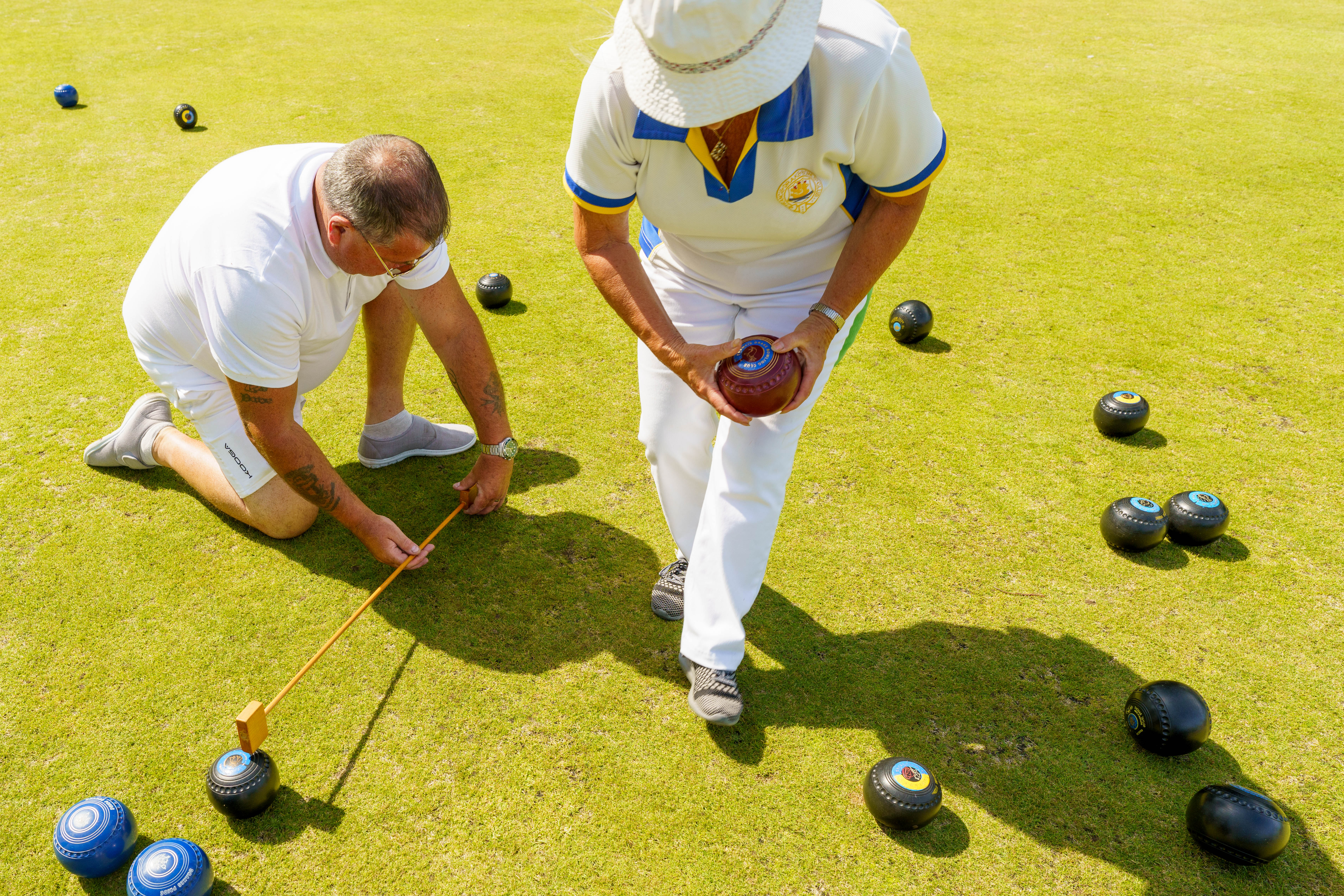 Francis Drake Bowls Club, Hilly Fields, Brockley, SE4 1QE. Measuring metre stick