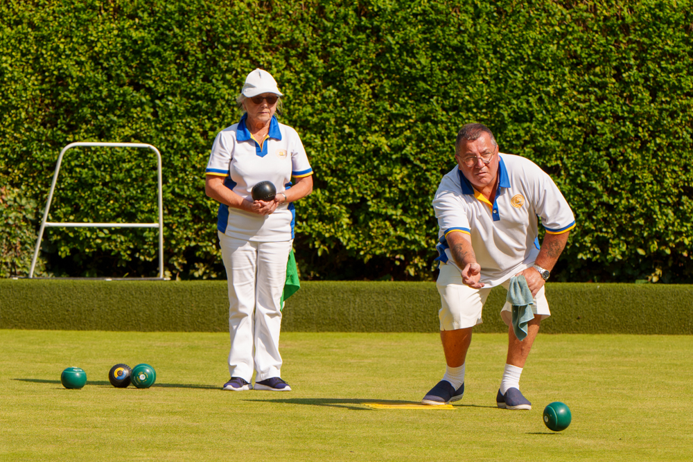 Francis Drake Bowls Club, Hilly Fields, Brockley, SE4 1QE. 100 Up