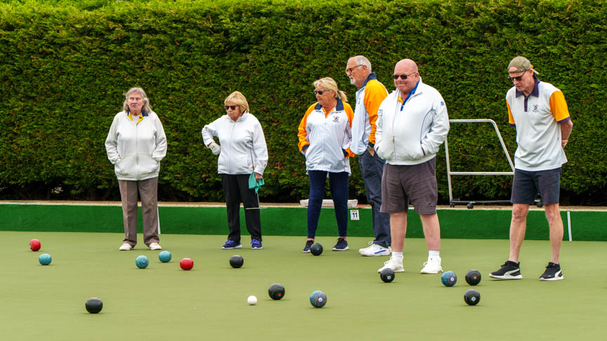Francis Drake Bowls Club, Hilly Fields, Brockley, SE4 1QE. Beryl with Sylvie and Dave H