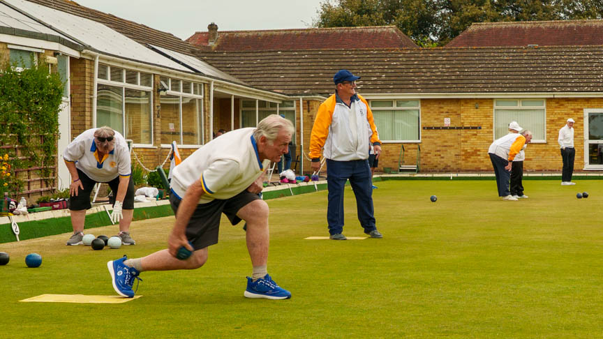 Francis Drake Bowls Club, Hilly Fields, Brockley, SE4 1QE. Ken and Maz
