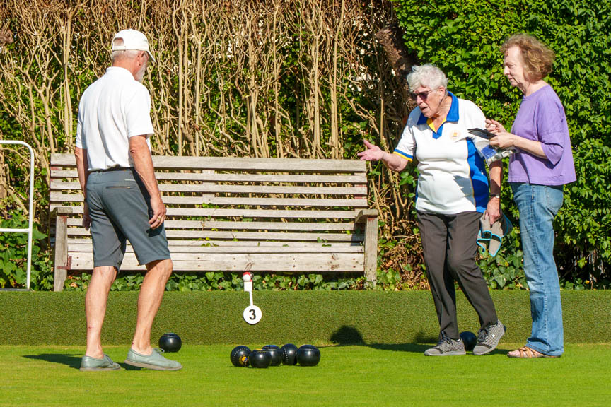 Francis Drake Bowls Club, Hilly Fields, Brockley, SE4 1QE. 