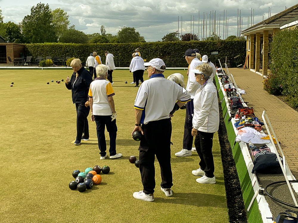 Francis Drake Bowls Club, Hilly Fields, Brockley, SE4 1QE. 