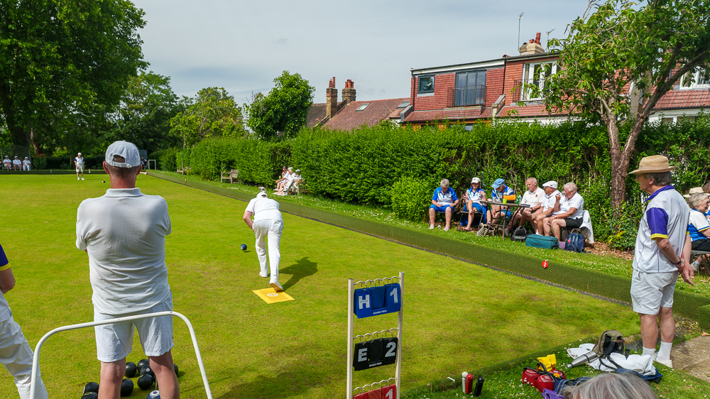 Francis Drake Bowls Club, Hilly Fields, Brockley, SE4 1QE. 
