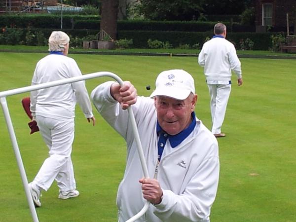 Francis Drake Bowls Club, Hilly Fields, Brockley, SE4 1QE. Pat showing his strength